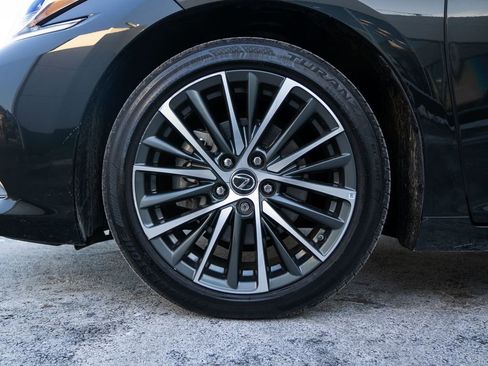 Used 2023 Lexus ES 350 w/ Premium Package image 11