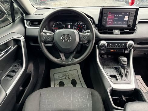 Used 2022 Toyota RAV4 XLE AWD/4WD image 14