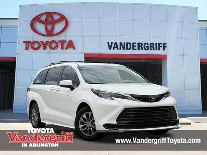 Certified 2024 Toyota Sienna LE w/ LE Plus Package