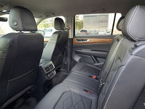 New 2026 Volkswagen Atlas SE image 5