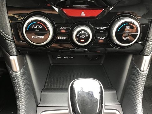 Used 2023 Subaru Forester Limited w/ Popular Package #3 image 17