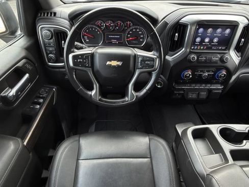 Used 2021 Chevrolet Silverado 1500 LT w/ Convenience Package II AWD/4WD image 16