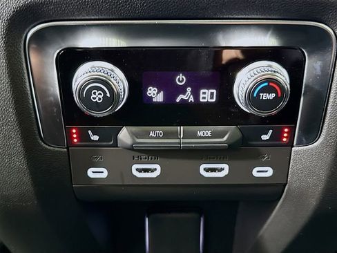Used 2024 GMC Yukon Denali w/ Advanced Technology Package AWD/4WD image 30