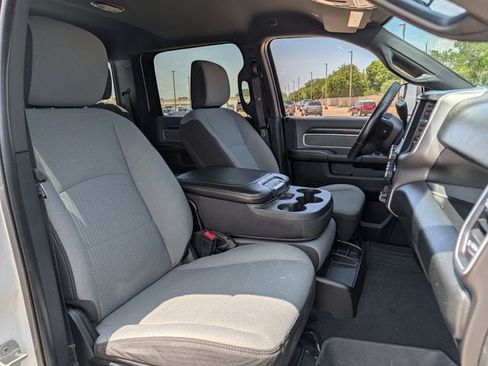 Used 2022 RAM 2500 Big Horn AWD/4WD image 25