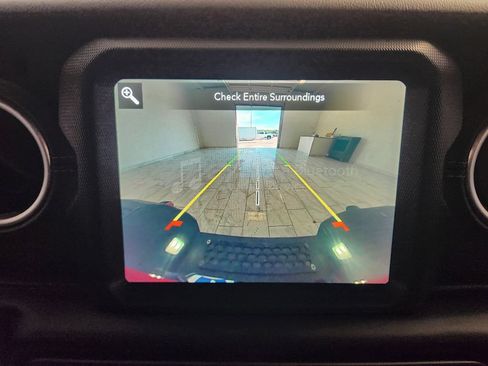 Used 2020 Jeep Gladiator Overland AWD/4WD image 17