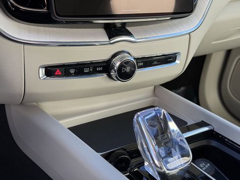 New 2026 Volvo XC60 B5 Ultra w/ Protection Package Premier image 17