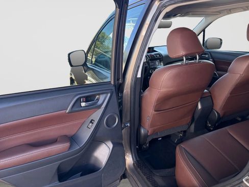Used 2017 Subaru Forester 2.5i Touring AWD/4WD image 14