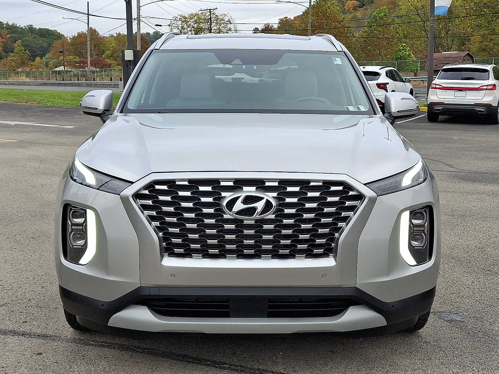 Used 2022 Hyundai Palisade SEL w/ Premium Package AWD/4WD image 2