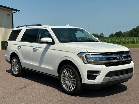 Used 2024 Ford Expedition Limited AWD/4WD image 7