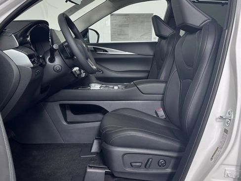 Certified 2025 INFINITI QX60 Luxe w/ Vision Package image 31