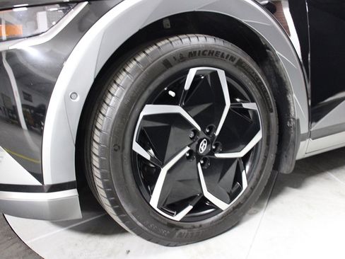 Used 2024 Hyundai Ioniq 5 Limited image 24