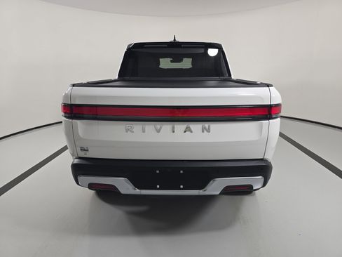 Used 2024 Rivian R1T Adventure AWD/4WD image 4