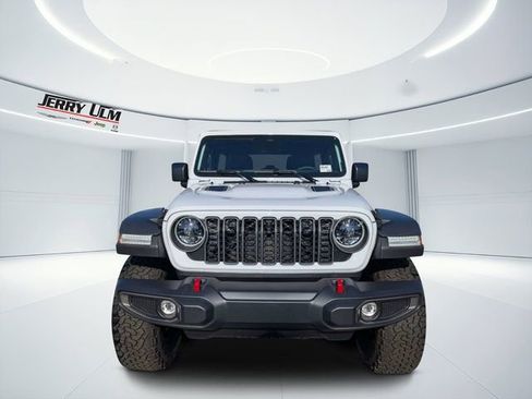 New 2026 Jeep Wrangler Unlimited Rubicon w/ Xtreme 35 Tire Package image 8