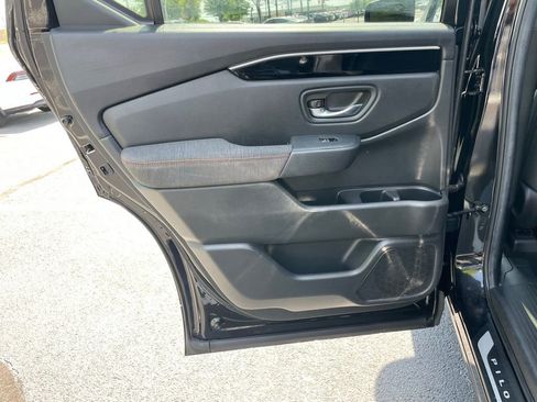 Certified 2025 Honda Pilot Sport image 33