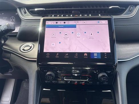 New 2025 Jeep Grand Cherokee Limited image 14