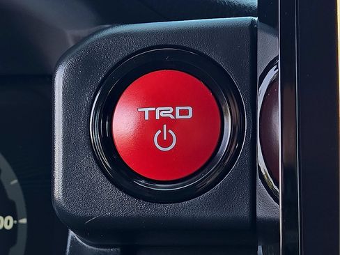 Used 2024 Toyota Tacoma TRD Pro AWD/4WD image 16