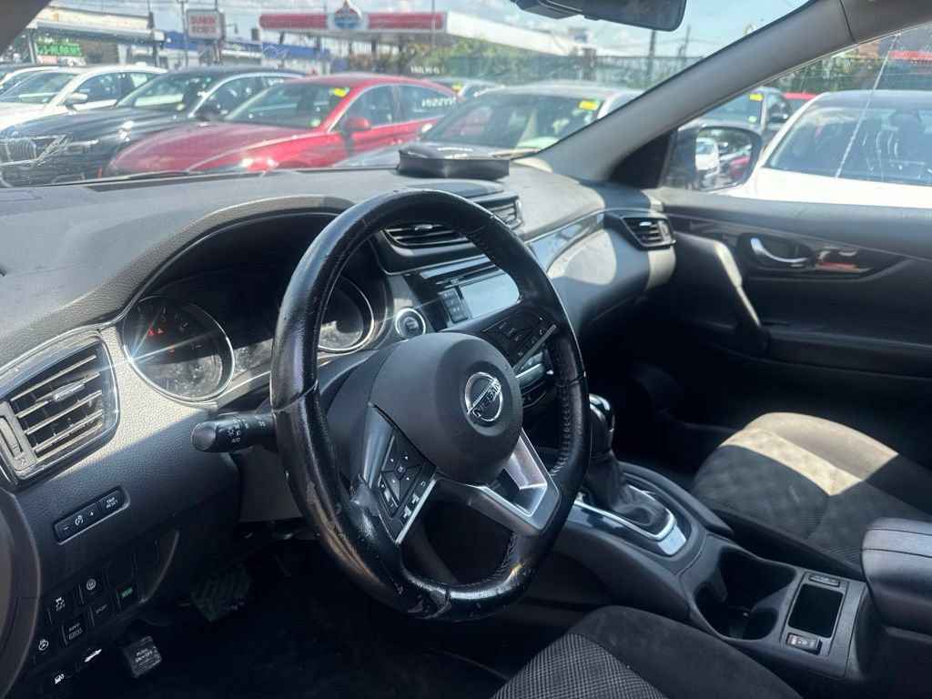 Used 2020 Nissan Rogue Sport AWD image 31