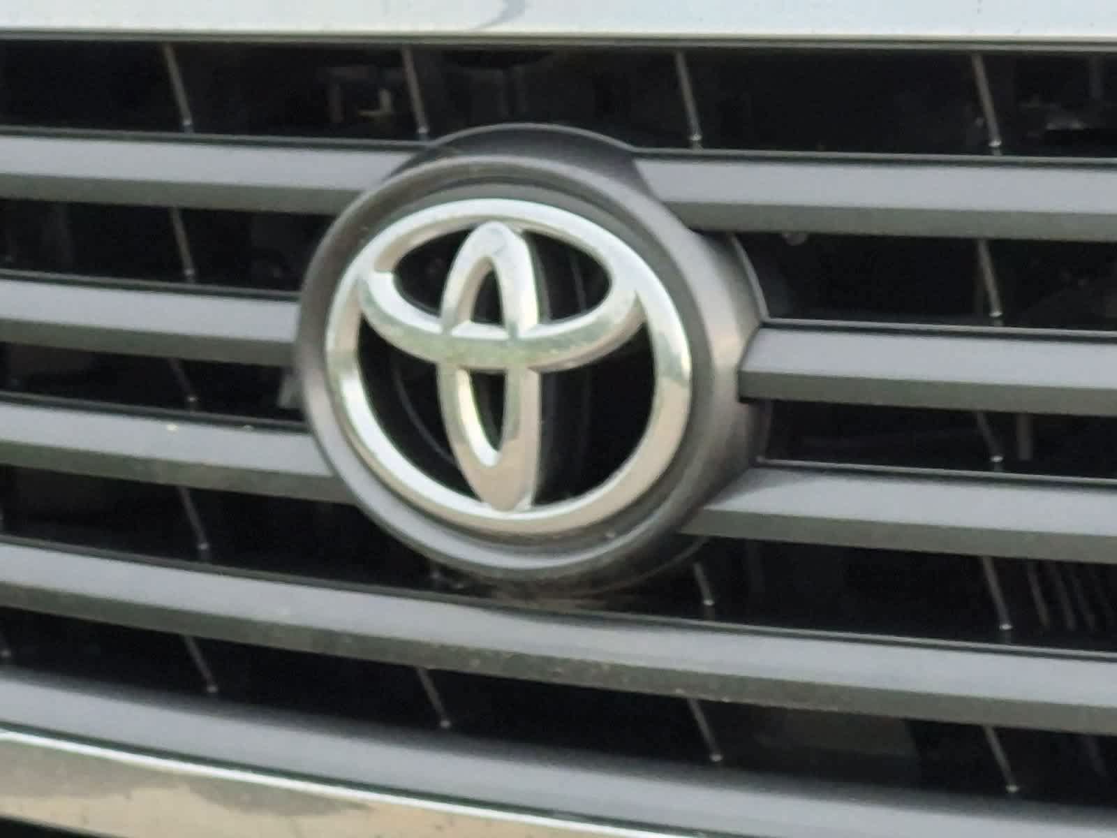 Used 2019 Toyota Sequoia SR5 AWD/4WD image 12