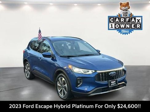 Used 2023 Ford Escape Platinum w/ Class II Trailer Tow Package AWD/4WD image 1