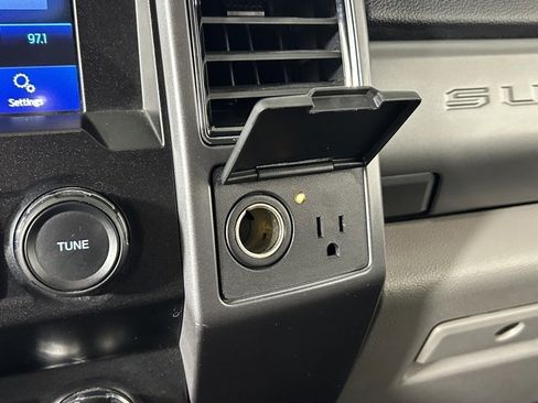 Used 2020 Ford F350 XLT w/ XLT Premium Package image 23