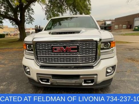 Used 2019 GMC Sierra 2500 Denali w/ Duramax Plus Package AWD/4WD image 3