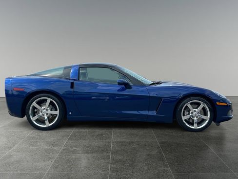Used 2007 Chevrolet Corvette Coupe w/ Preferred Equipment Group RWD image 9