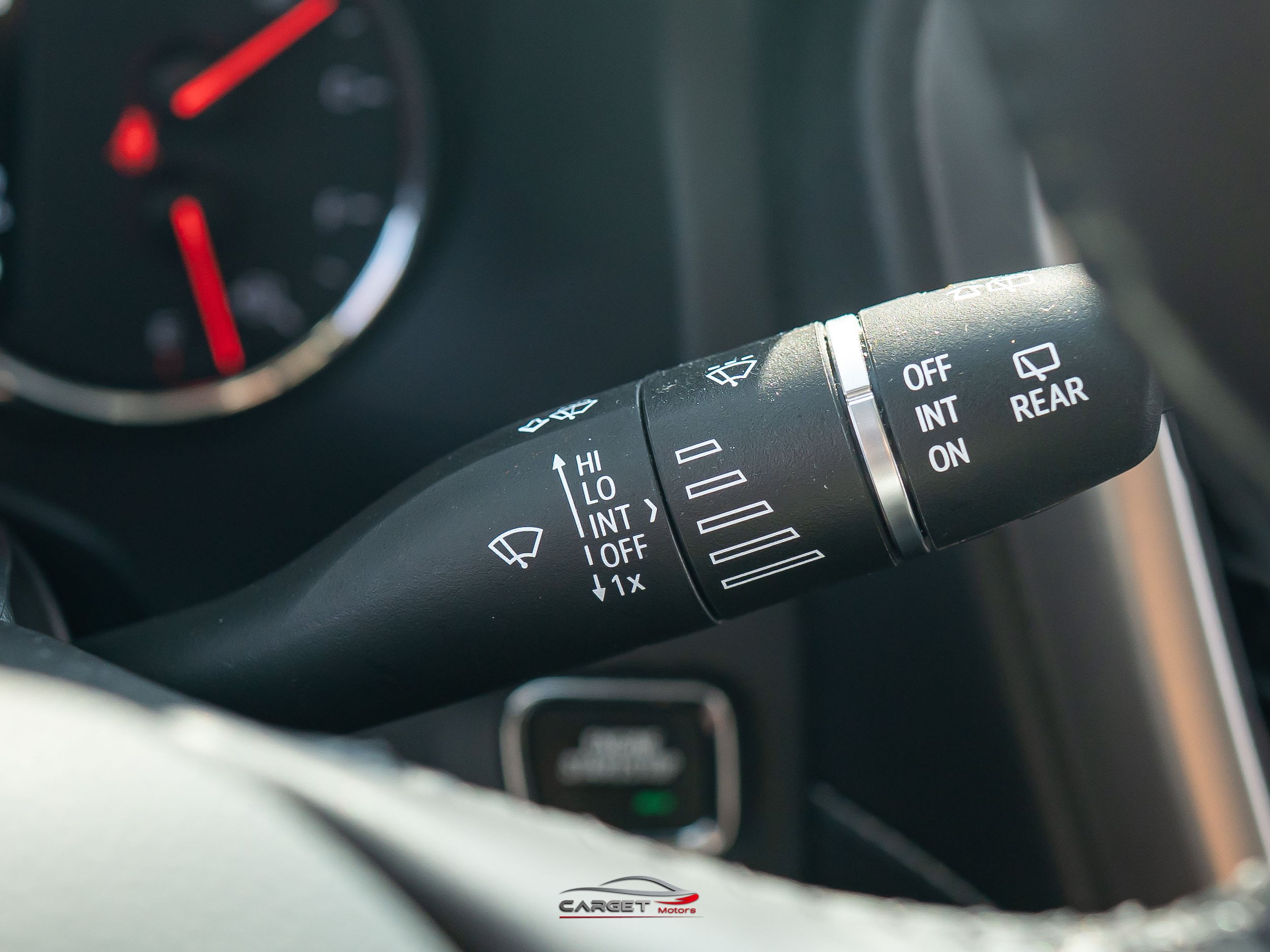 Used 2020 GMC Acadia Denali w/ Technology Package FWD image 28