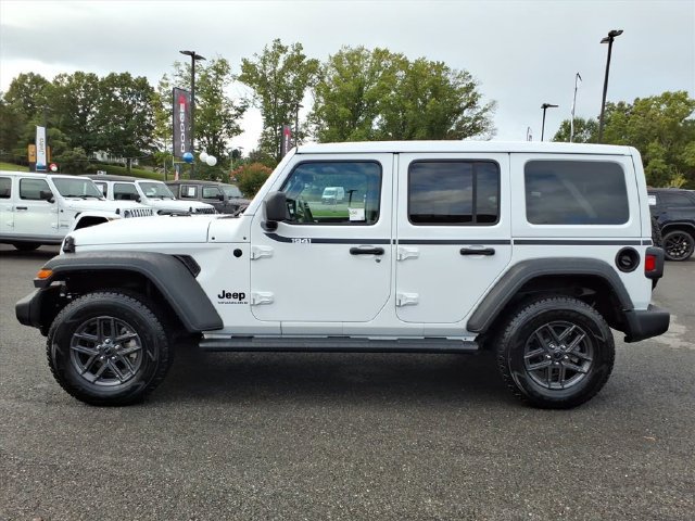 Used 2025 Jeep Wrangler Unlimited Sport AWD/4WD image 10