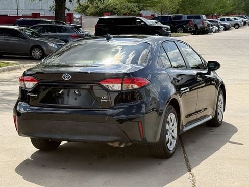 Used 2025 Toyota Corolla LE image 4