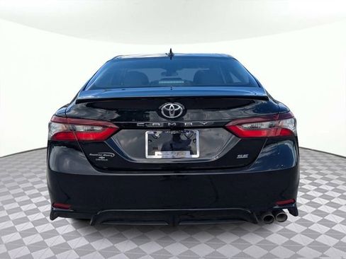 Used 2024 Toyota Camry SE image 5