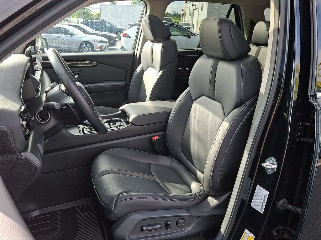 Used 2024 Honda Pilot Touring image 17