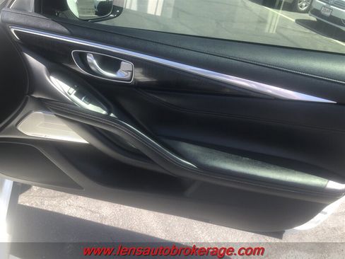 Used 2017 INFINITI Q60 3.0t w/ Premium Plus Package 3.0T RWD image 19