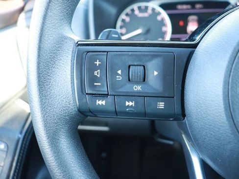 Used 2023 Nissan Rogue SV image 18