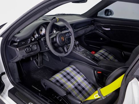 Certified 2019 Porsche 911 GT3 RS RWD image 4