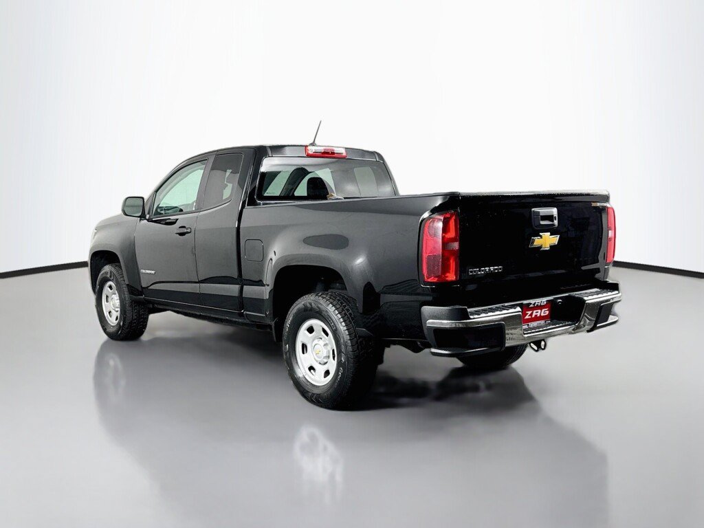 Used 2018 Chevrolet Colorado W/T RWD image 3