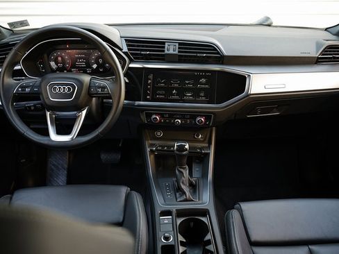 Certified 2025 Audi Q3 2.0T Premium w/ Convenience Package image 26