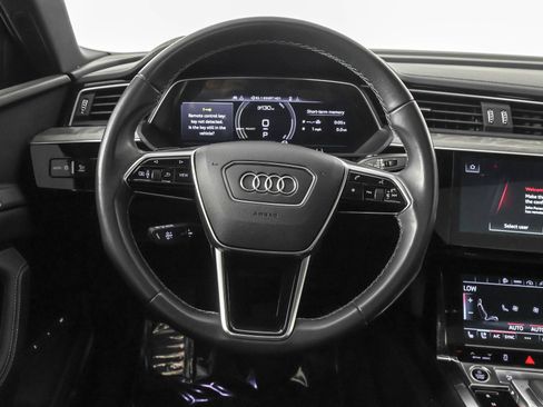 Used 2024 Audi Q8 e-tron Premium Plus w/ Premium Plus Package AWD/4WD image 25