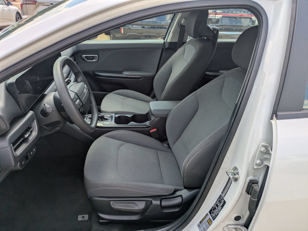 Used 2025 Kia K4 FWD image 4