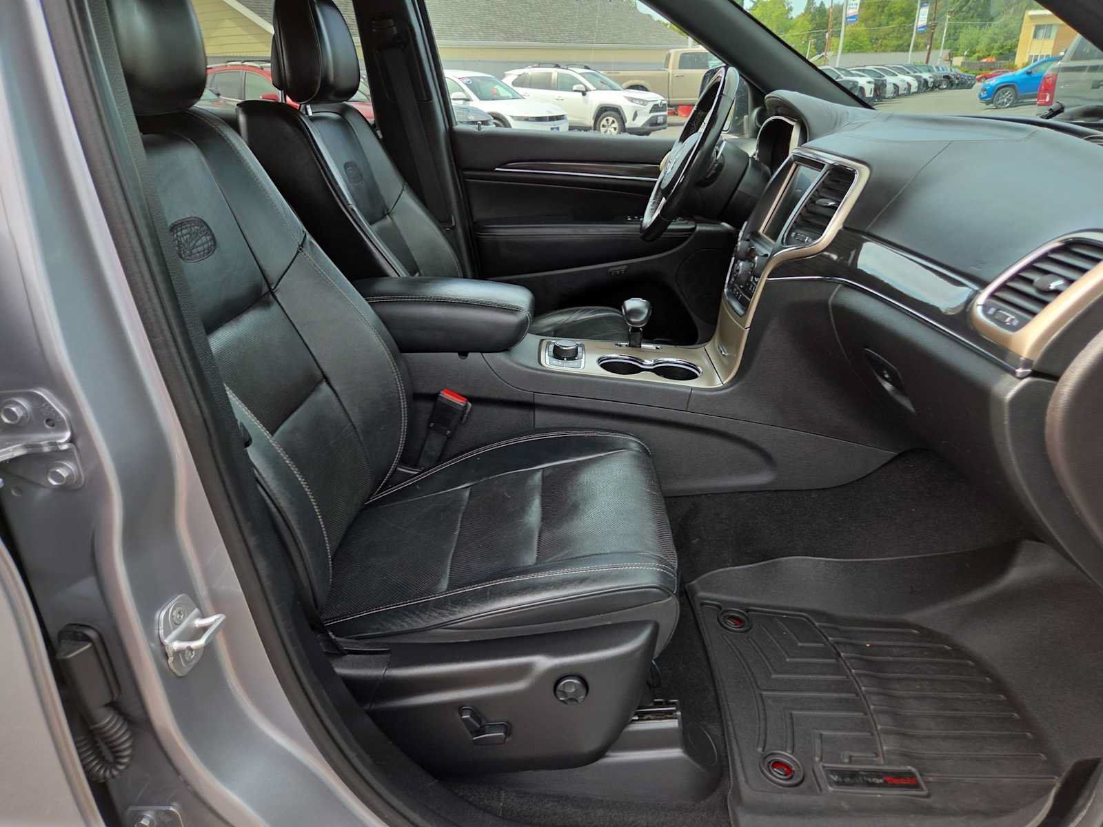 Used 2014 Jeep Grand Cherokee Overland AWD/4WD image 22