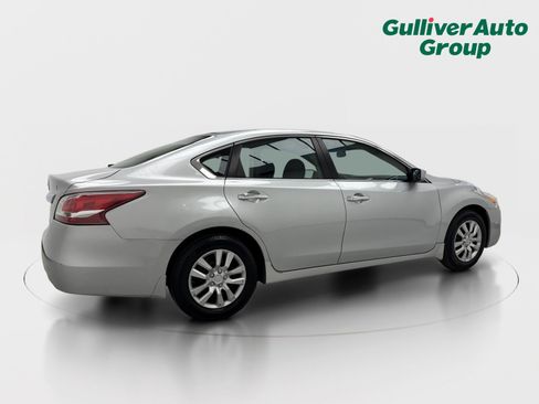 Used 2013 Nissan Altima 2.5 S FWD image 9