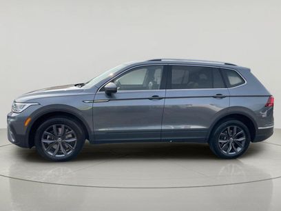 Used 2023 Volkswagen Tiguan SE w/ Panoramic Sunroof Package