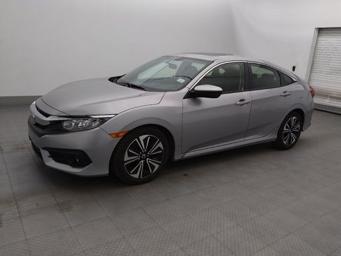 Used 2018 Honda Civic EX-T image 2