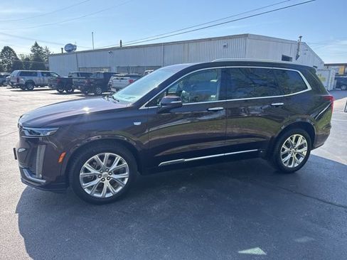 Used 2020 Cadillac XT6 Premium Luxury w/ Platinum Package image 2