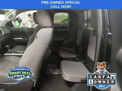 Used 2022 Toyota Tacoma SR5 AWD/4WD image 8