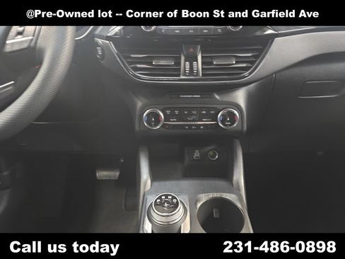 Used 2025 Ford Escape ST-Line Select AWD/4WD image 15