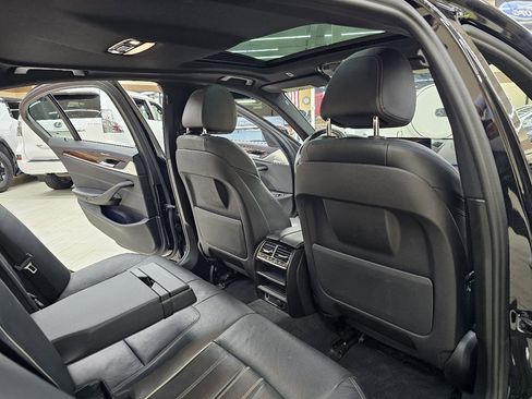 Used 2018 BMW 530e image 25