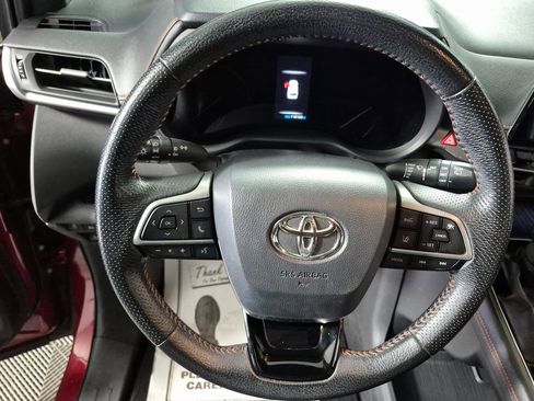 Used 2021 Toyota Sienna XSE image 11