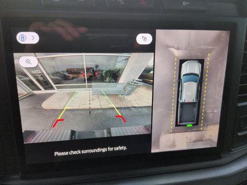 Used 2024 Ford F250 Limited image 11