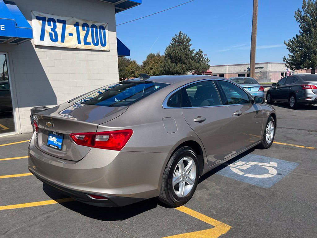 Used 2022 Chevrolet Malibu LS w/ LPO, Convenience Package 1 FWD image 3