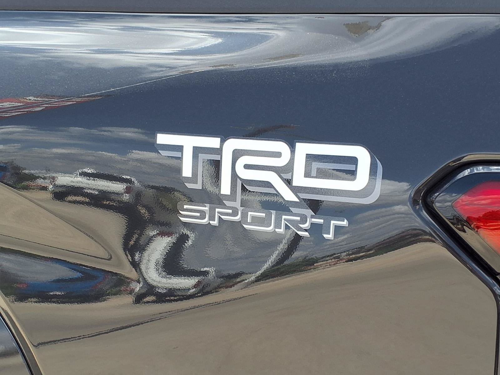 Certified 2025 Toyota Tacoma TRD Sport AWD/4WD image 11